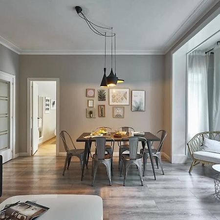 Magnificent 4 Bedroom Apartment In Eixample 바르셀로나 외부 사진