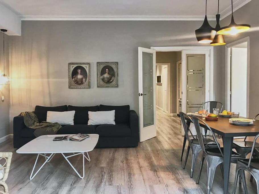 Magnificent 4 Bedroom Apartment In Eixample 바르셀로나 외부 사진