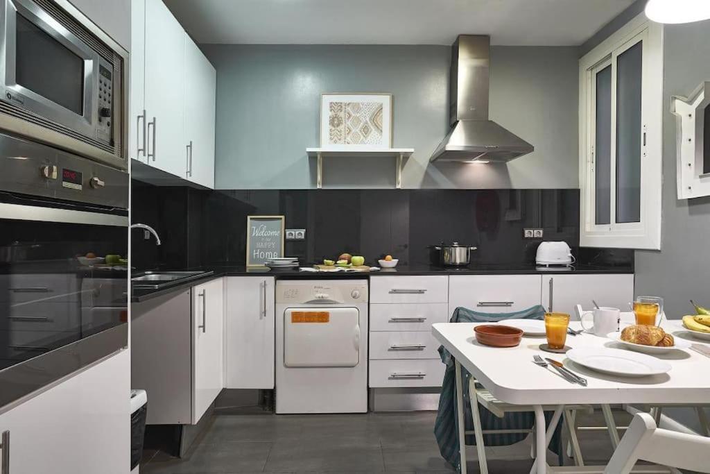 Magnificent 4 Bedroom Apartment In Eixample 바르셀로나 외부 사진