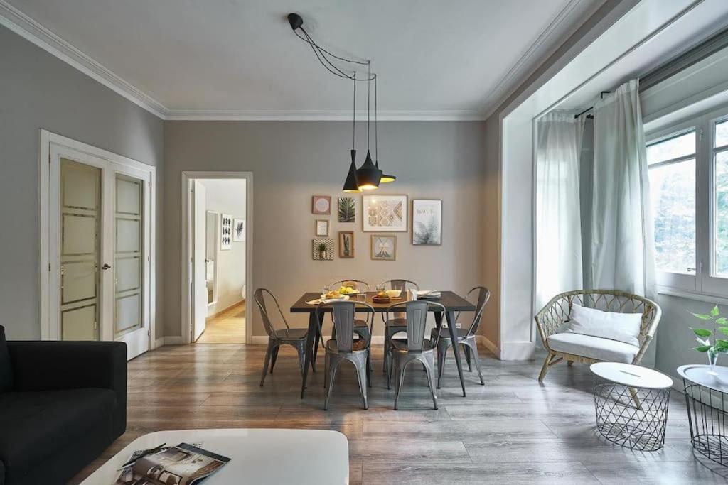 Magnificent 4 Bedroom Apartment In Eixample 바르셀로나 외부 사진