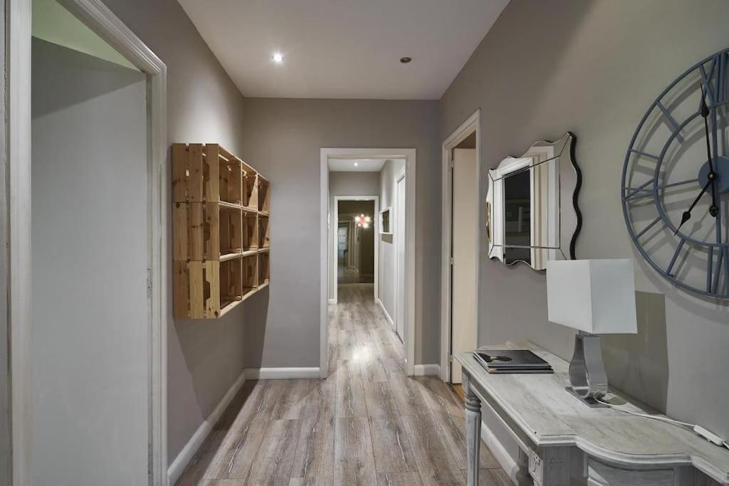Magnificent 4 Bedroom Apartment In Eixample 바르셀로나 외부 사진